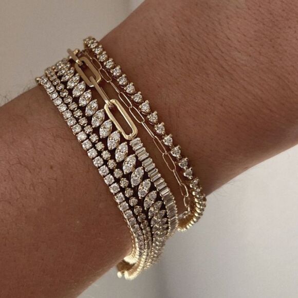 Real diamond tennis bracelet in gold